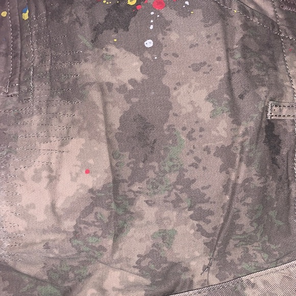 NWT โ
Paint ๐จ ๐ Stain Matchbox Camo Khaki Shorts - Picture 5 of 8